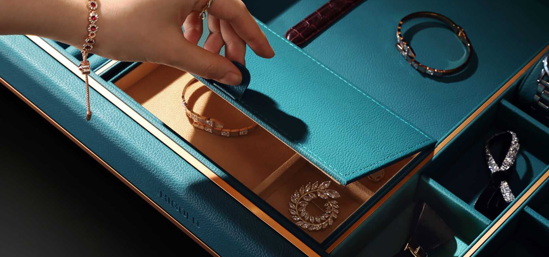 higold hardware slider image